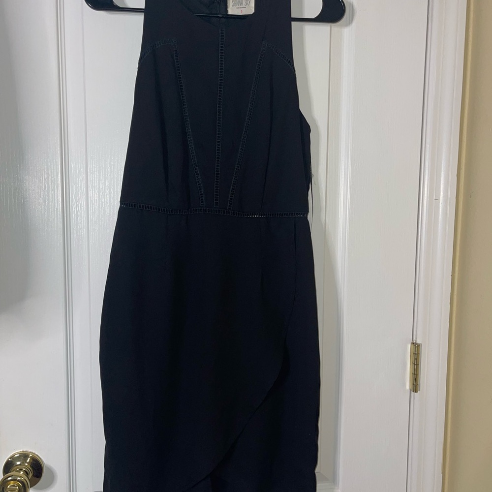 Elegant Black Sleeveless Dress